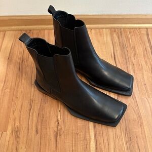 ASOS DESIGN Black Leather Men's Chelsea Boots